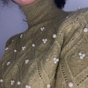 ZARA olive, crop sweater in M. Clean and in perfect condition.